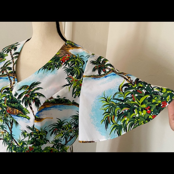 True Vintage Hawaiian Maxi Dress Made in Hawaii circa 1970’s - Picture 5 of 7
